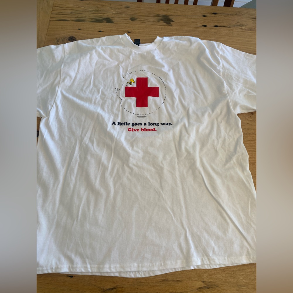 Gildan White Tee with Red Cross Graphic Men’s XXL NWOT‎